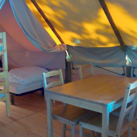 TIENDA DE LONA Y MADERA 4 personas - (sin instalaciones sanitarias)