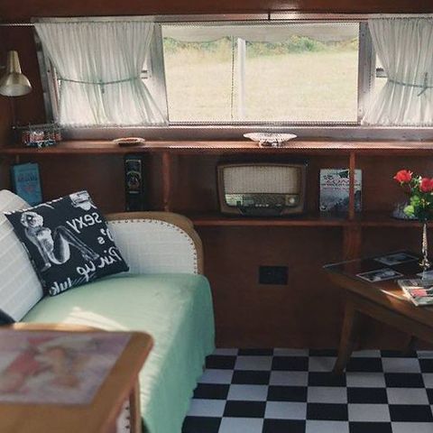 CARAVANE 2 personnes - AMERICAINE petits-déjeuners pour 2 personnes