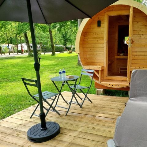 Tente en toile et en bois 2 personnes - Tonneau 2 personnes