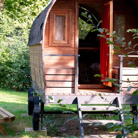 UNUSUAL ACCOMMODATION 4 people - Roulottes du Val de Saône ( 2 adults + 2 children)
