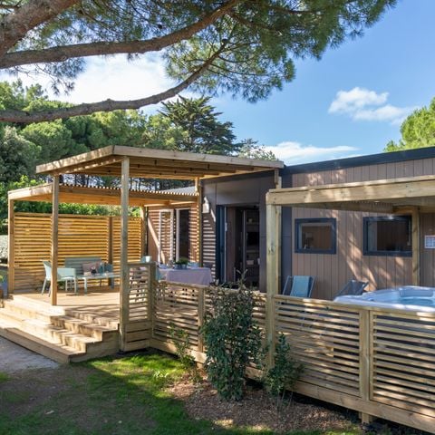 Mobilhome 4 personnes - EXCLUSIF 2 chambres Jacuzzi avec suite parentale
