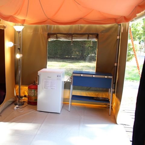 Bungalow toilé 4 personnes - Tente équipée nature