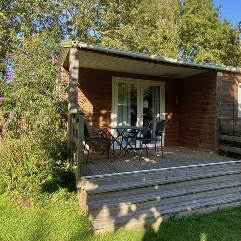 Chalet 4 personen - PREMIUM 36m² (2 kamers) met een overdekt terras van 6m²