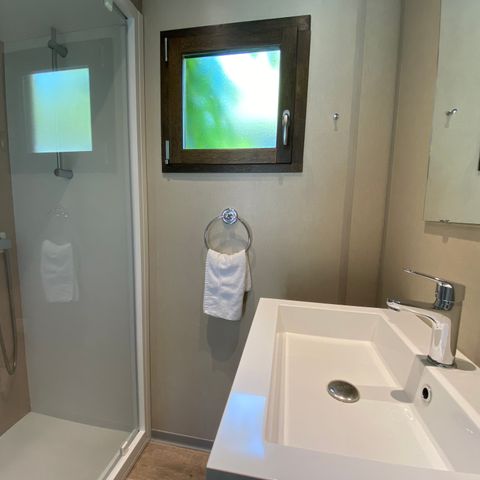 Chalet 4 persons - PREMIUM 39m² (2 bedrooms) including covered terrace + TV