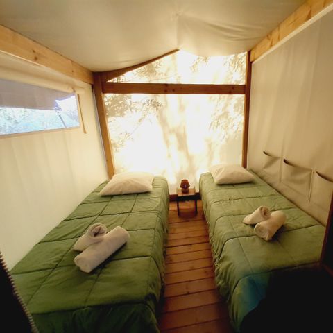 Canvas and wooden tent 4 persons - Ecolodge Toile & Bois 30m² (2 bedrooms - sleeps 4) including covered terrace 8m² - Without sanitary facilities