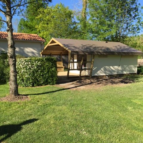 Canvas and wooden tent 4 persons - Ecolodge Toile & Bois 30m² (2 bedrooms - sleeps 4) including covered terrace 8m² - Without sanitary facilities