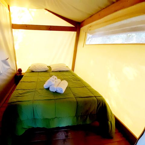 Canvas and wooden tent 4 persons - Ecolodge Toile & Bois 30m² (2 bedrooms - sleeps 4) including covered terrace 8m² - Without sanitary facilities
