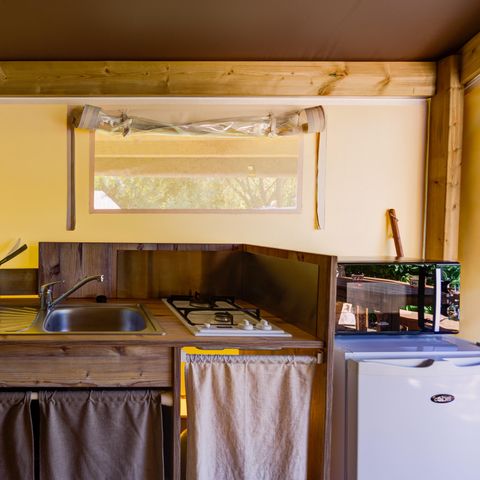 Safarizelt 4 Personen - Ecolodge Toile & Bois 30m² (2 Zimmer - 4 Personen) davon überdachte Terrasse 8m² - ohne Sanitäranlagen