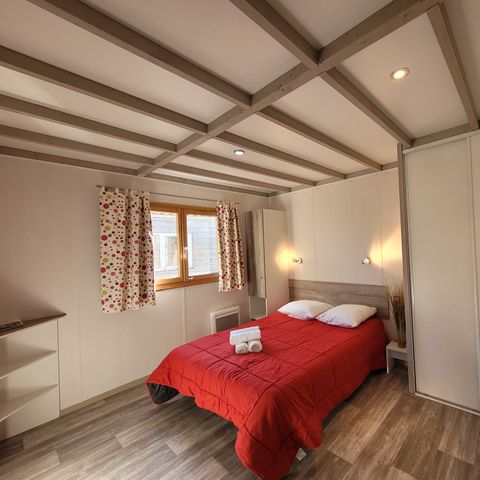 Chalet 4 persons - COMFORT 50m² PMR (2 bedrooms) including covered terrace + TV