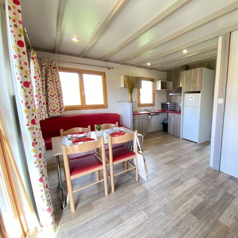 Chalet 4 persons - COMFORT 50m² PMR (2 bedrooms) including covered terrace + TV