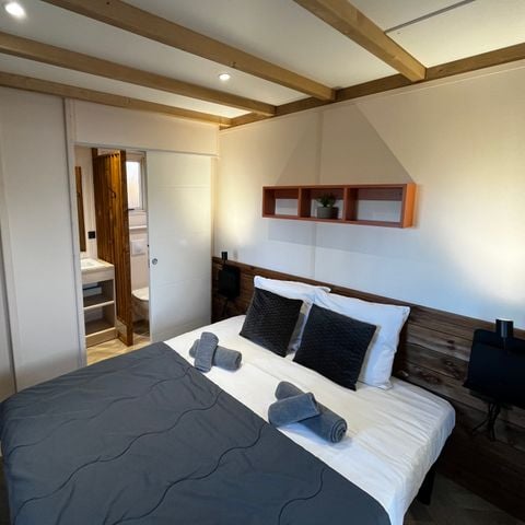 Chalet 7 personnes - Prestige 60 m² - 3 chambres - Dont terrasse couverte - Clim - TV - Lave-vaisselle - Plancha