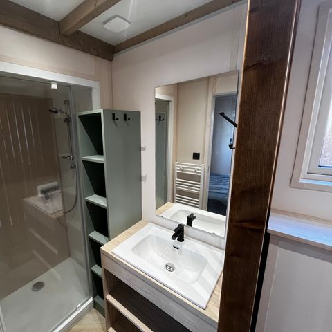 Chalet 7 persons - Prestige 60 m² (3 bedrooms) including covered terrace + Air conditioning + TV + LV + Plancha