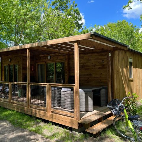 Chalet 7 persons - Prestige 60 m² (3 bedrooms) including covered terrace + Air conditioning + TV + LV + Plancha