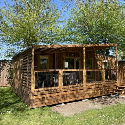 Mobilheim 6 Personen - Premium 56 m² (3 Zimmer) davon halboffene, geschlossene Terrasse + Klimaanlage + TV + LV + Plancha