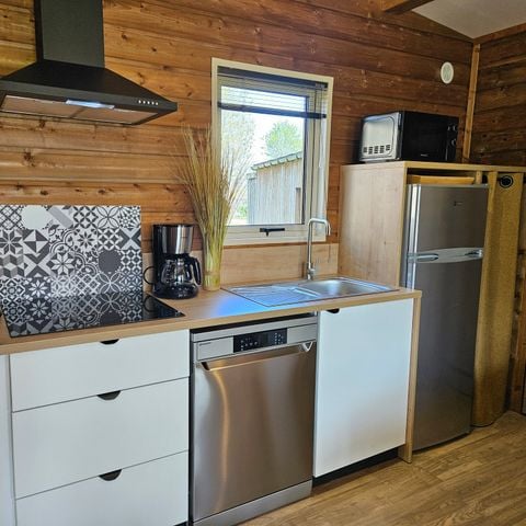 MOBILHOME 6 personnes - Premium 56 m² (3 chambres) dont terrasse semi-couverte fermée + Clim + TV + LV + Plancha