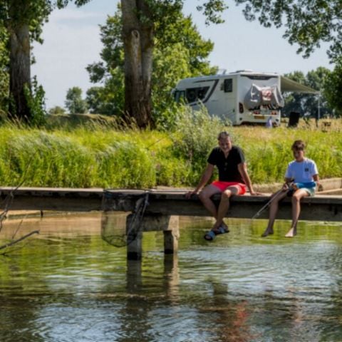 STAANPLAATS - Vissen