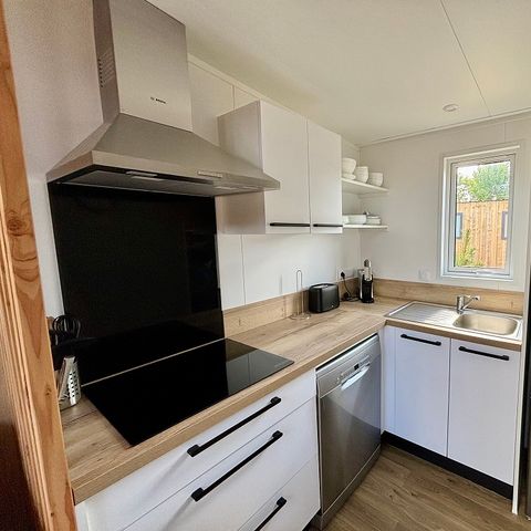 Mobilheim 4 personen - Spa-Hütte Premium 33m² (2 Zimmer) + überdachte Terrasse + TV + LV + Plancha + Bettwäsche + Handtücher