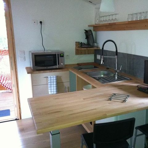 CHALET 2 people - Wooden eco-cabin with sanitary facilities (can accommodate up to 4 people for an additional charge at the campsite)