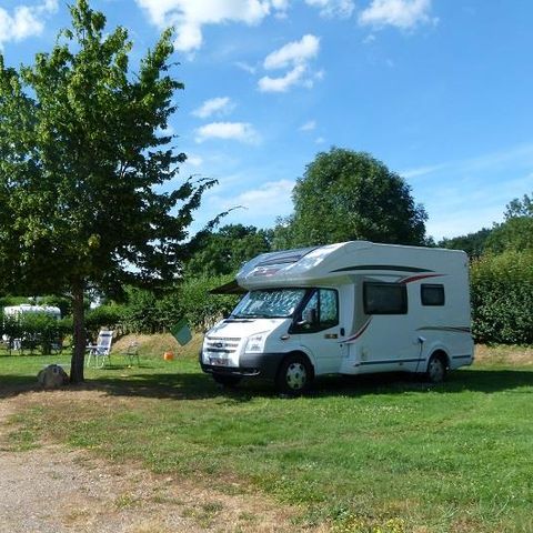 PLOT - Large comfort pitch -caravan and motorhome