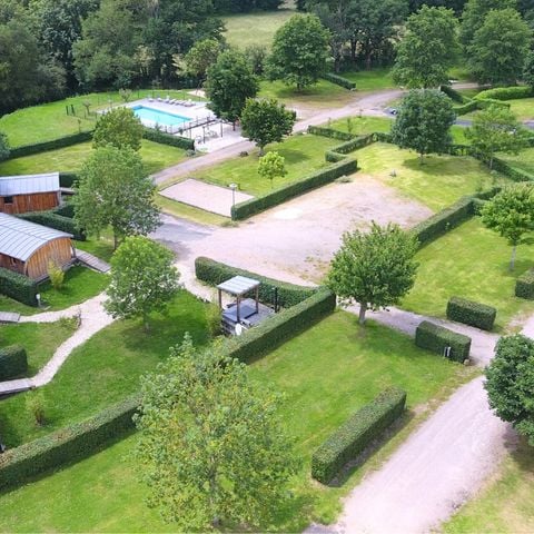 STAANPLAATS - Privilege pakket (staanplaats + tent of caravan of auto) met elektriciteit en water