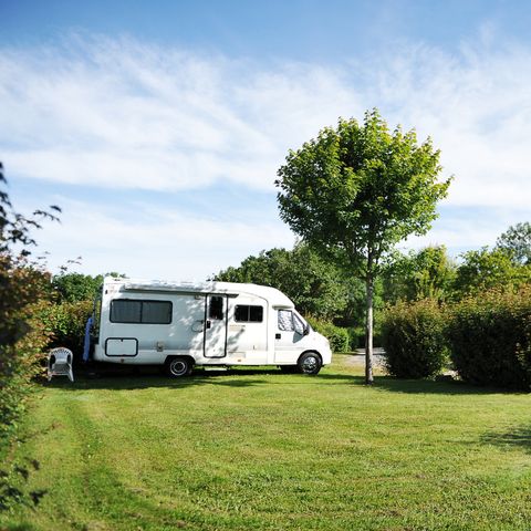 Pitch - Privilege package (pitch + tent or caravan or car) with electricity and water