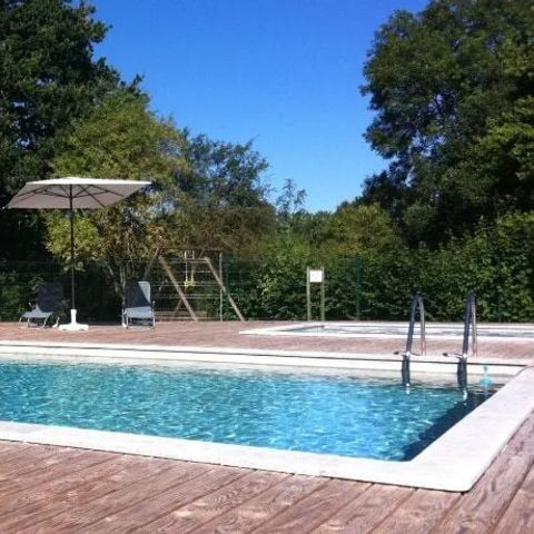 Flower Camping Le Val Vert en Berry - Camping Indre - Image N°2