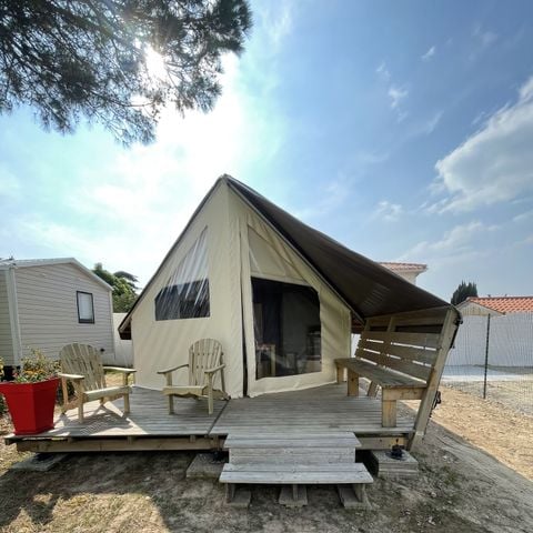 BungalowTent 4 personen - Lodge met sanitaire voorzieningen -