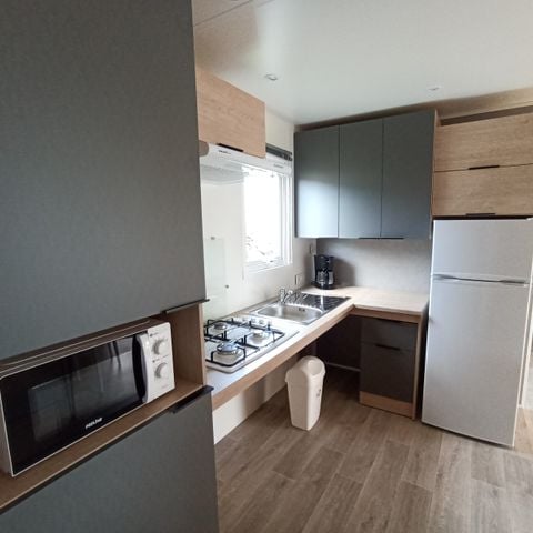 Mobilhome 5 personas - Hélios - Para personas con movilidad reducida - 2 habitaciones - 32 m² con terraza semicubierta