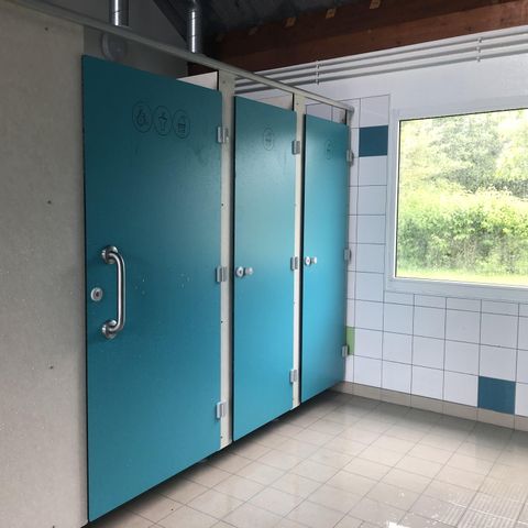 Stellplatz - Stellplatz Nature 100/150m² (1 Zelt, 1 Wohnwagen oder 1 Wohnmobil) + Wasser