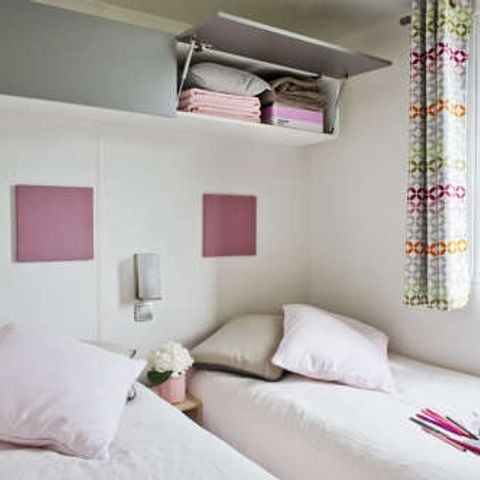 Mobilhome 16 personas - Tribu 60m² (6 habitaciones) + gran terraza semicubierta compartida
