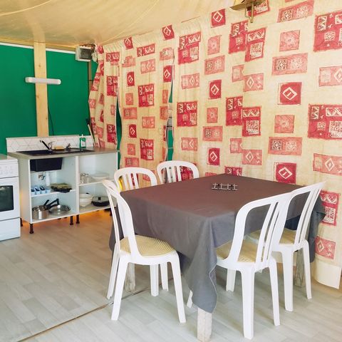 Tent 5 personen - Kiwitent met eigen wc en wastafel (geen warm water)