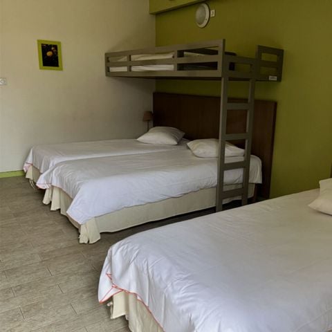 CHAMBRE 4 personnes - Chambre quadruple