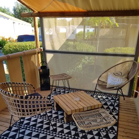 Tente en toile et en bois 4 personnes - TENTE LODGE 2 chambres 26m²