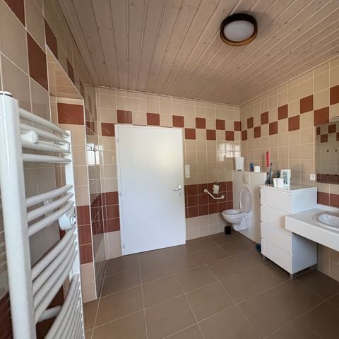 Country house 8 persons - Gite Chez Solange, 4 bedrooms with Spa. 100m² with private garden. Accessible PMR