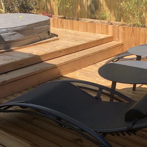 MOBILHOME 4 personnes - Premium 34 m² - 2 chambres + 2 salles de bains + terrasse semi-couverte + spa privatif