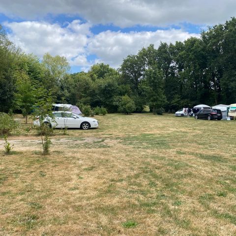 EMPLACEMENT - Forfait B : emplacement + voiture + électricité