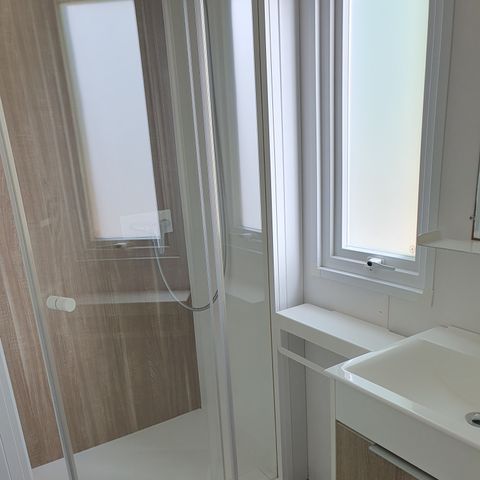 Mobile home 4 persons - 2-bedroom mobile home CONFORT PLUS 31m2 (2017) - additional persons possible at extra cost, contact the campsite