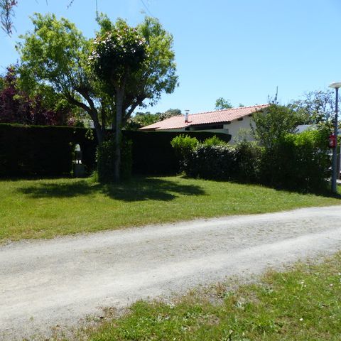 Stellplatz - Wasser, Kanalisation, Strom 10A + Auto