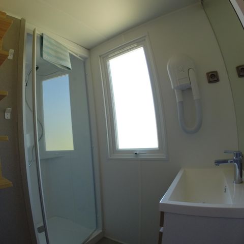 Mobilheim 6 Personen - 2 Zimmer + Terrasse am Boden