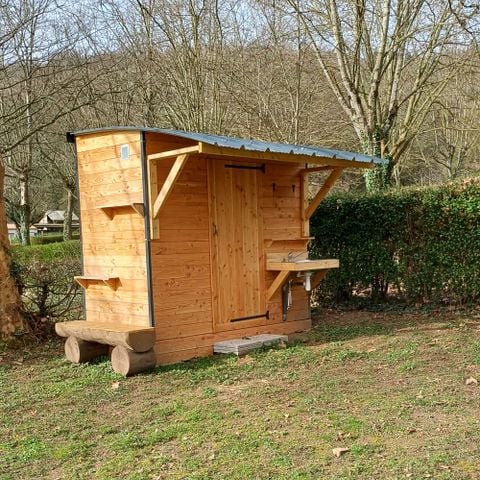 STAANPLAATS - Premium pakket - uitgerust met individueel sanitair