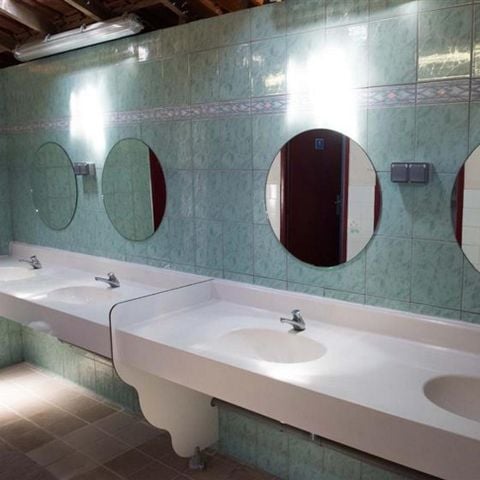 STAANPLAATS - Wandel- of fietspakket met tent (met elektriciteit)