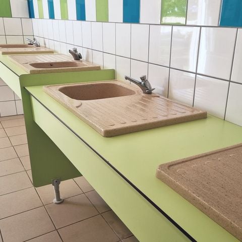 PLOT - 2-person package: 1 caravan or 1 tent or 1 motor home + 1 vehicle + electricity for up to 6 people