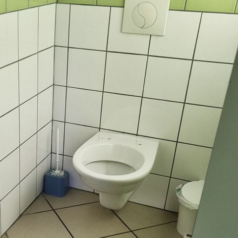 PIAZZOLA - Pacchetto 2 persone: 1 roulotte o 1 tenda o 1 camper + 1 veicolo + elettricità per un massimo di 6 persone