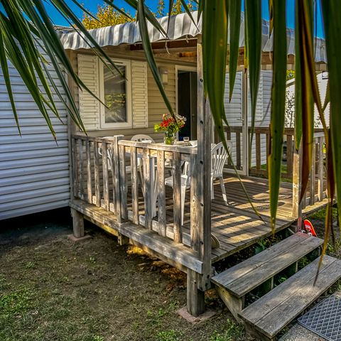 Mobilheim 4 personen - Mobilheim „Ibiza“ mit 2 Schlafzimmern und Terrasse für 1–4 Personen