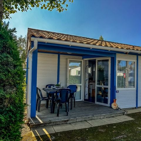 Chalet 4 persons - Azur Chalet: 2 bedrooms, integrated terrace, sleeps 1–4