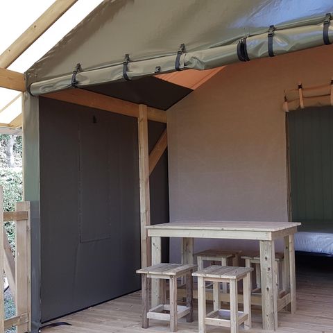 CANVAS AND WOOD TENT 4 people - Cambodgia Lodge, 2 bedrooms, sleeps 1–4