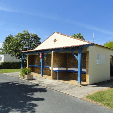 EMPLACEMENT - Forfait Emplacement + 1 voiture + électricité 10A