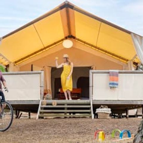 Tente en toile et en bois 4 personnes - Lodge 4p 2ch ***