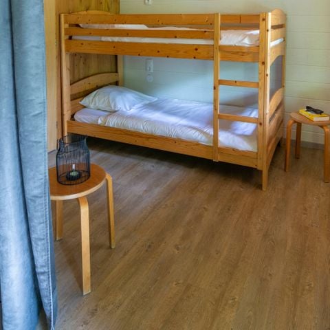 CHALET 4 personas - Chalet Noisetier - 1 habitación - personas suplementarias posibles con suplemento, contactar con el camping