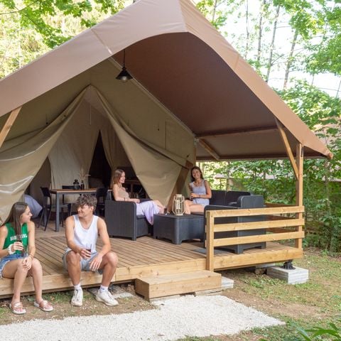 TENDA IN TELA E LEGNO 4 persone - LODGE IN LEGNO - Possibilità di aggiungere altre persone con un supplemento, contattare il campeggio.